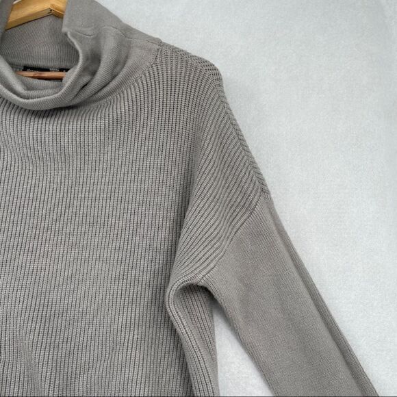 -Devotion by Cyrus Hi-Low Turtleneck NWOT S - Picture 5 of 9